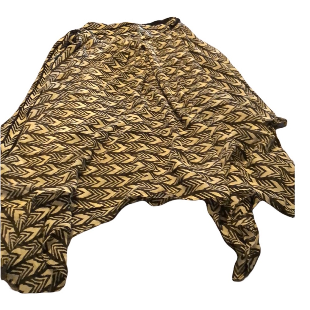 Skirt with elastic back